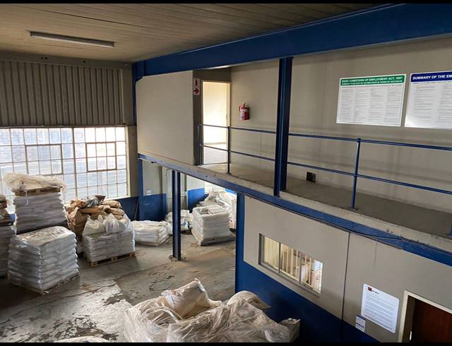 800M² WAREHOUSE FOR SALE IN DRIEHOEK